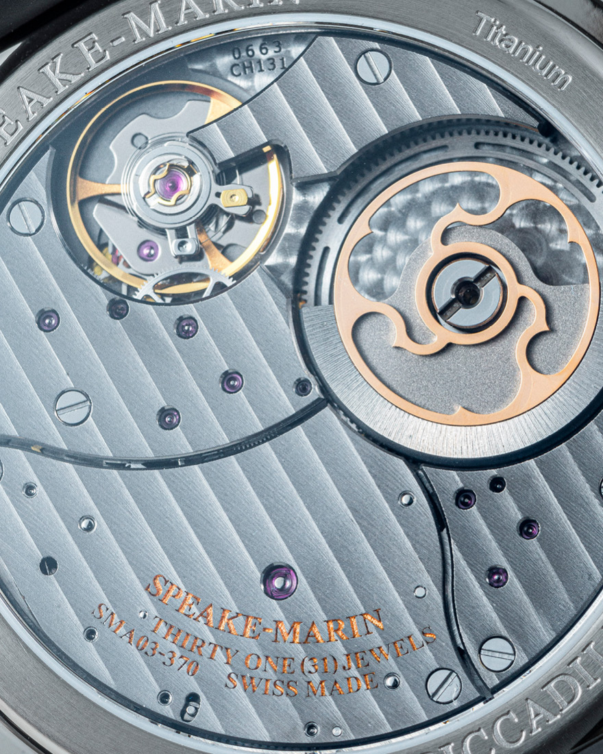 One & Two "Academic Rouge" 38 - Speake Marin Detailansicht